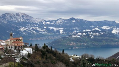 Parzanica con alle spalle monte Isola