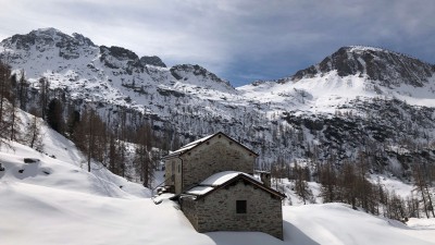 Sentiero verso Laghi Gemelli