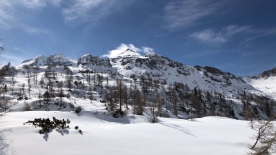 Sentiero verso i Laghi Gemelli