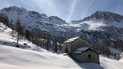 Sentiero verso i Laghi Gemelli