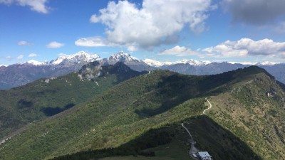 Vista verso Corni di Canzo e Monte Rai