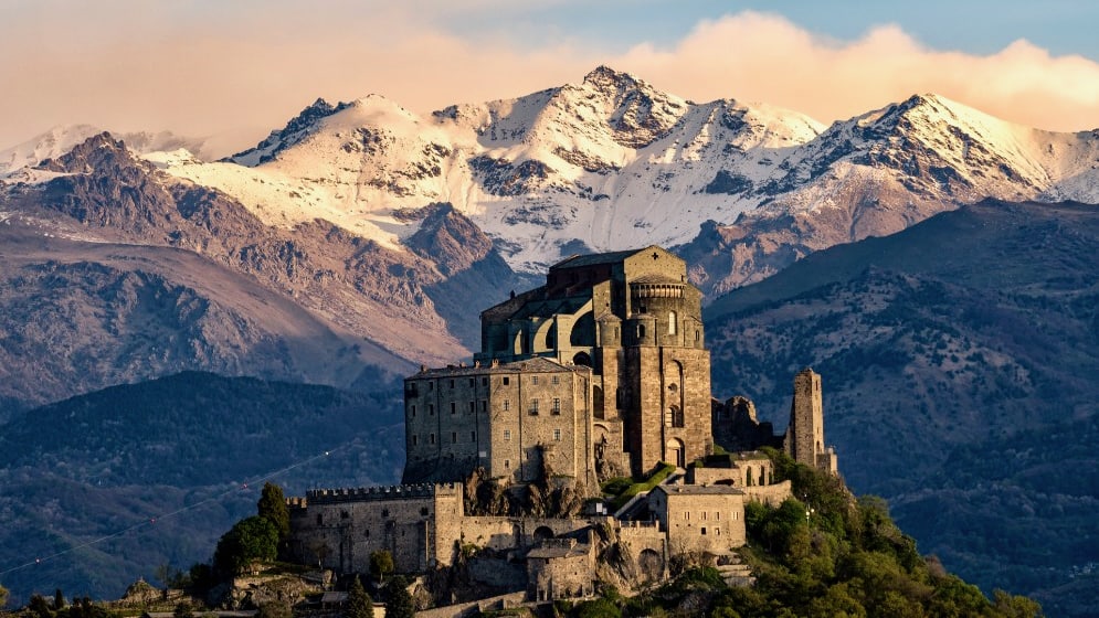 Val di Susa trekking alla Sacra di San Michele LeMontagne