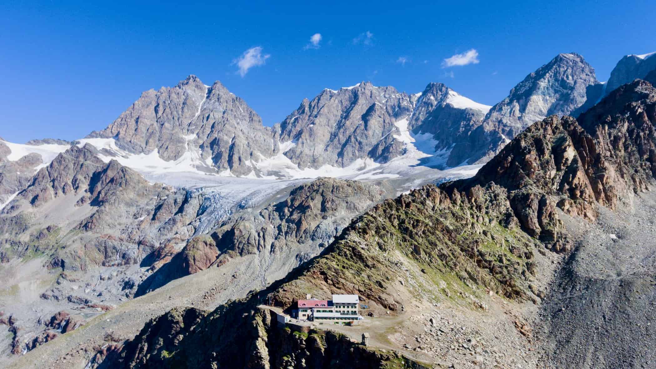 Al cospetto del Bernina: Rifugio Marinelli e Ghiacciaio Fellaria