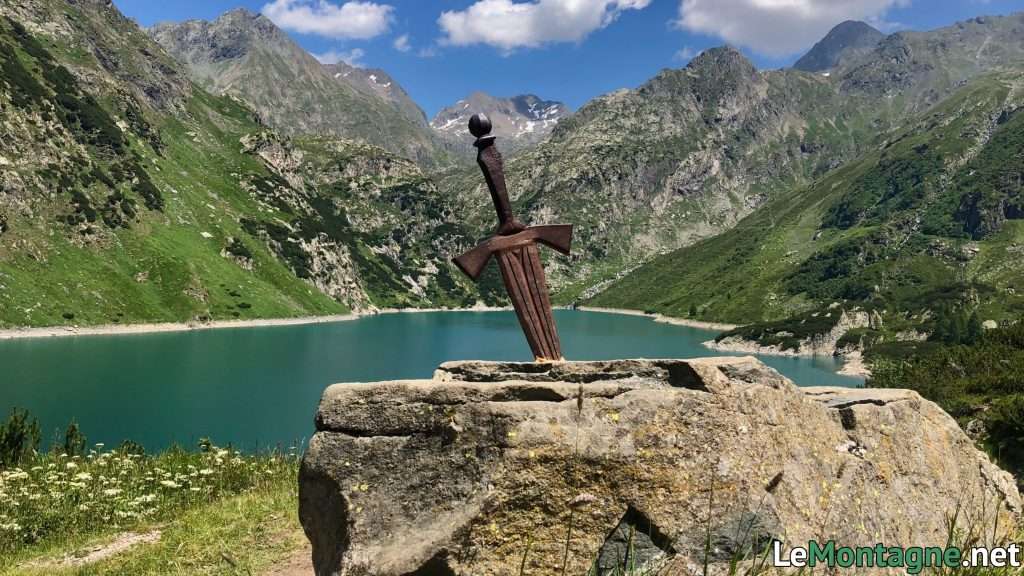 spada nella roccia al rifugio Curò
