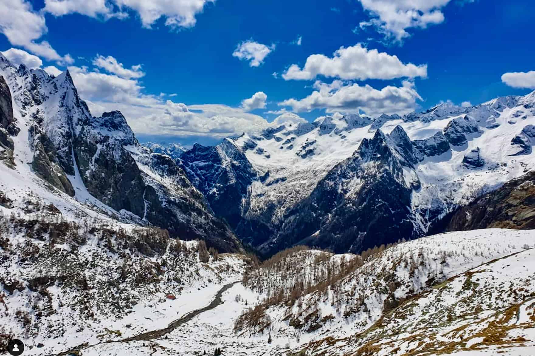 panorama sulla val masino dal rifugio gianetti