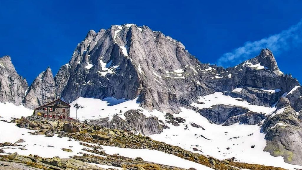 Rifugio Gianetti con Pizzo Cengalo